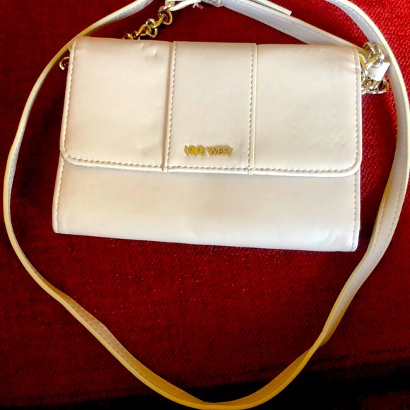 Nine West Cross Body Bag Beige with gold accessories and inside. Purchased - Picture 1 of 6